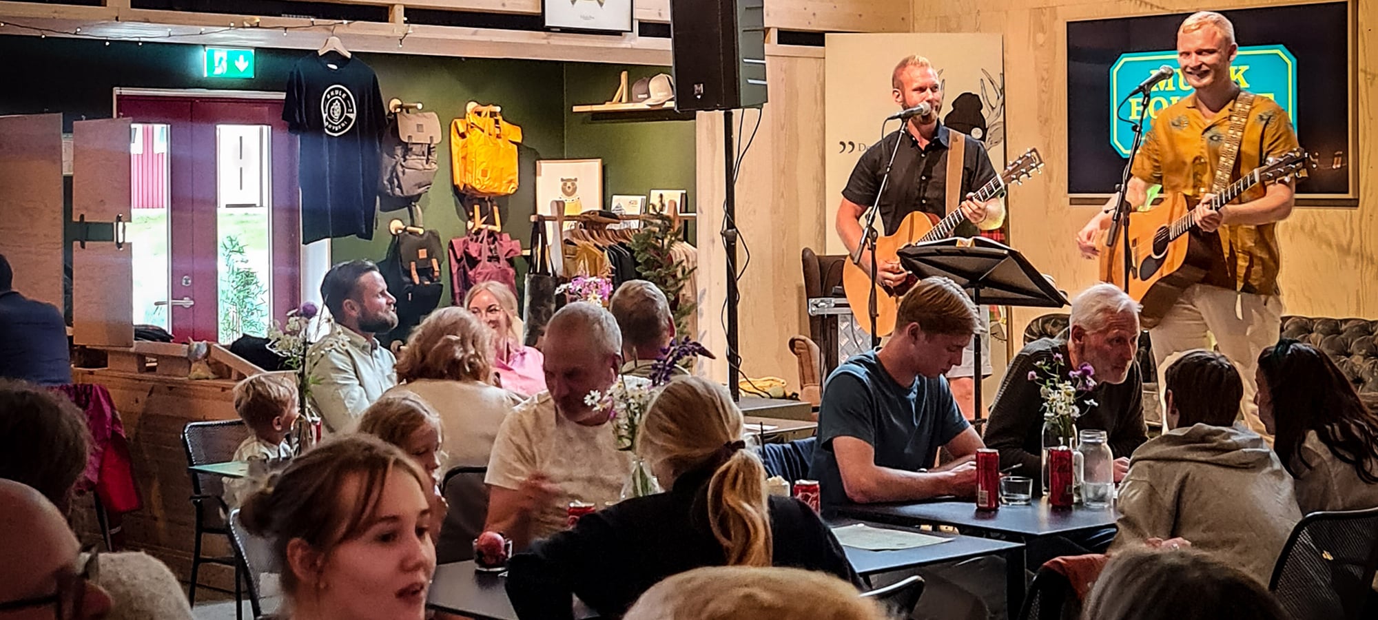 burgers and beer flyttar in vid regn trubadur musik skuleberget 24